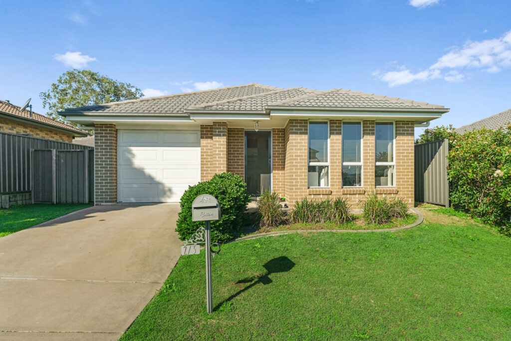 Seller of villa in Greta, NSW property